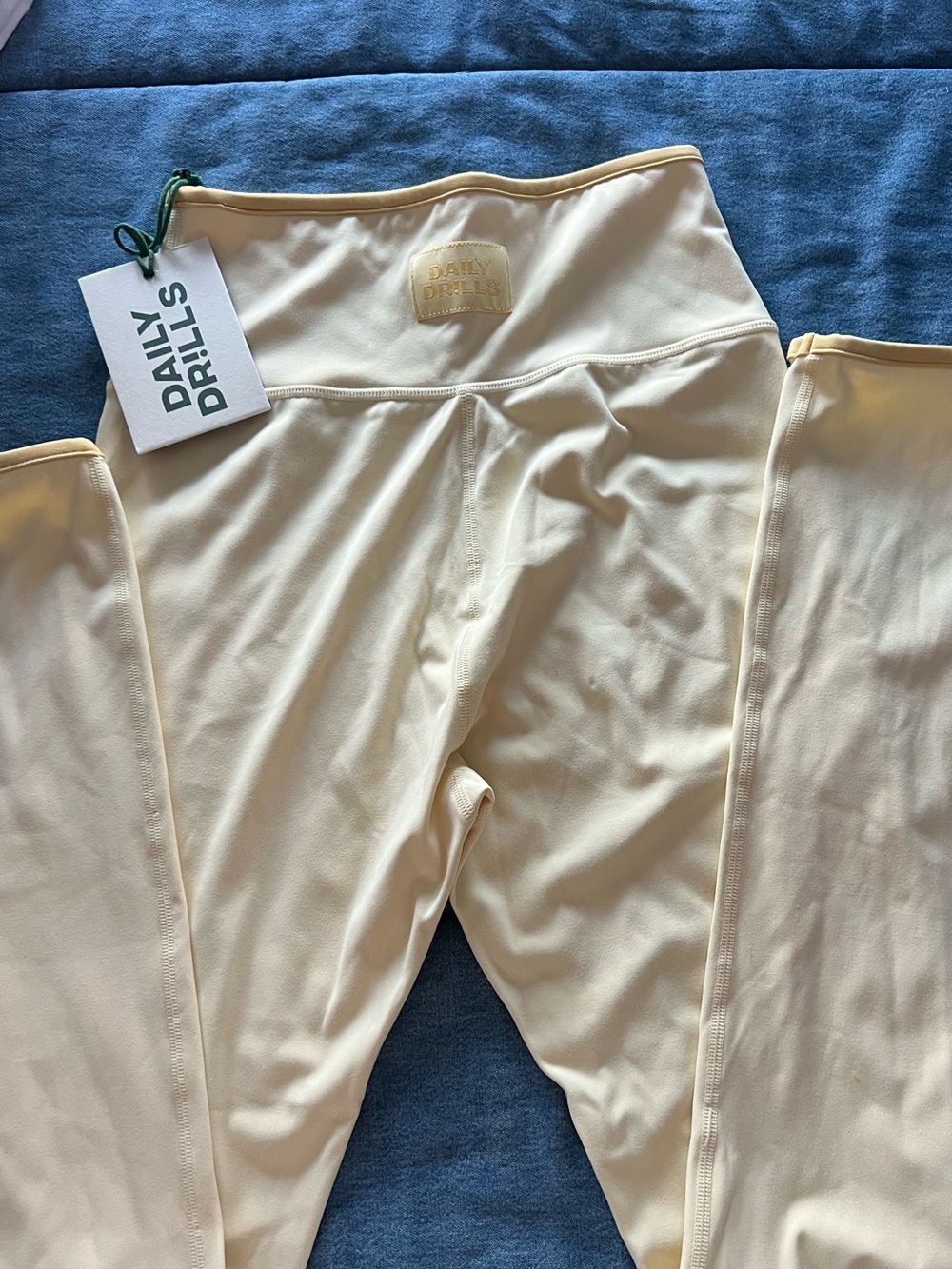 Daily Drills yellow Leggings with High Waist and tonal trim and logo S